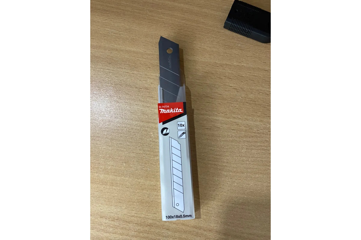 lezviya-s-otlamyvayuschimisya-segmentami-10-sht-100x18x0-5-mm-makita-d-74734-2024-06-10-08-21-47-2-save_response_service66668d6bb51546.24780417